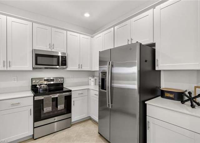 Property at 2937 Tardiff Dr, Naples, FL 34120, 3 beds, 2.5 baths