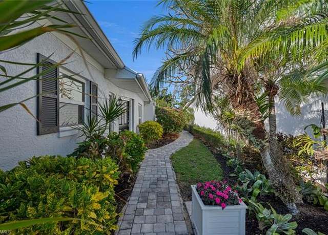 Property at 3205 Carriage Cir, Naples, FL 34105, 3 beds, 2.5 baths