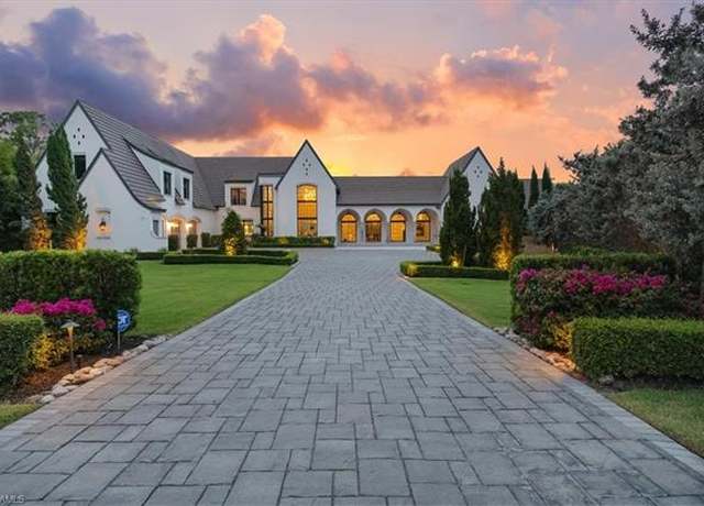 Property at 254 Audubon Blvd, Naples, FL 34110, 4 beds, 5 baths