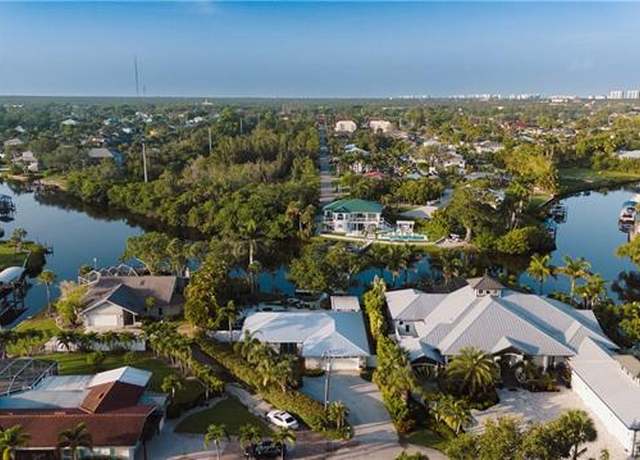 Property at 27142 Flossmoor Dr, Bonita Springs, FL 34135, 3 beds, 3 baths