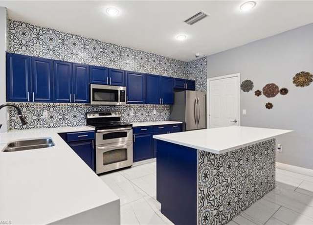 Property at 15873 Marcello Cir #76, Naples, FL 34110, 3 beds, 2.5 baths