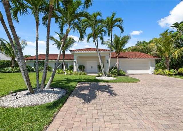 Property at 2085 Alamanda Dr, Naples, FL 34102, 3 beds, 2.5 baths