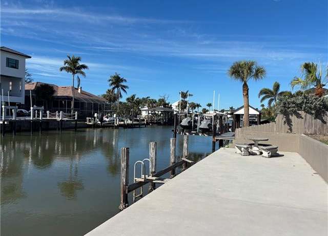 Property at 452 Seabee Ave, Naples, FL 34108, 2 beds, 2.5 baths