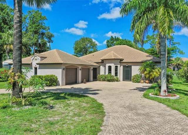 Property at 28009 Oak Ln, Bonita Springs, FL 34135, 3 beds, 3.5 baths