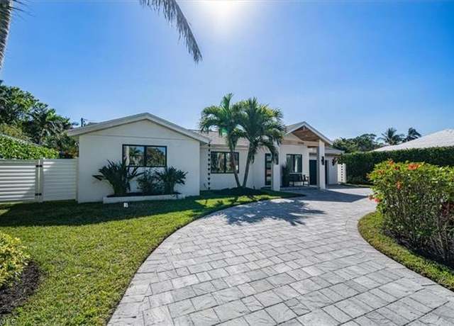 Property at 1268 13th Ave N, Naples, FL 34102, 3 beds, 2 baths