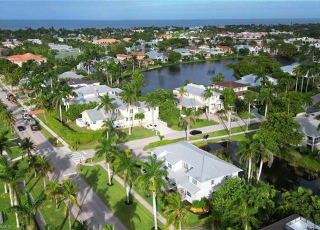 Property at 605 8th Ave S #605, Naples, FL 34102, 2 beds, 2.5 baths