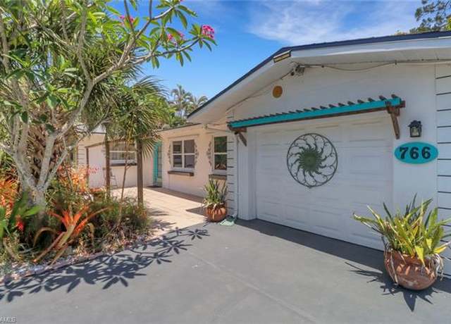 Property at 766 W Valley Dr, Bonita Springs, FL 34134, 2 beds, 2 baths