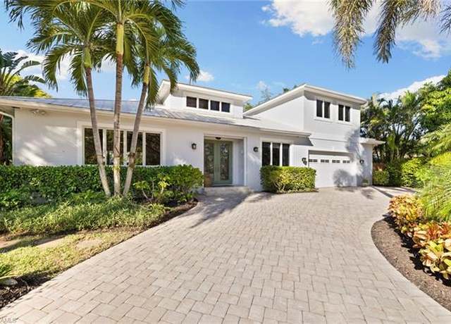 Property at 315 6th St N, Naples, FL 34102, 3 beds, 2.5 baths