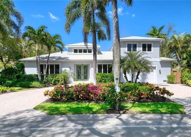 Property at 315 6th St N, Naples, FL 34102, 3 beds, 2.5 baths