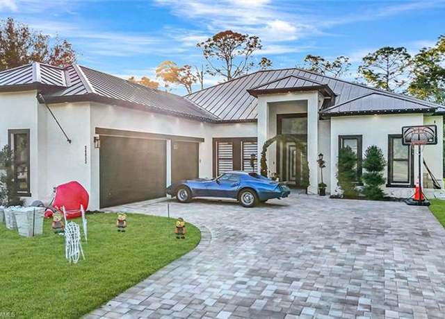 Property at 28033 Oak Ln, Bonita Springs, FL 34135, 3 beds, 3 baths