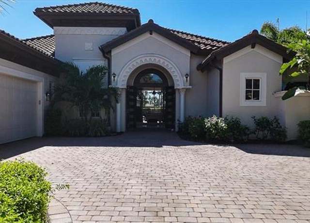 Property at 8910 Shenendoah Cir, Naples, FL 34113, 3 beds, 2.5 baths