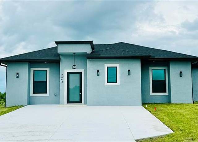Property at 7942 13th Pl, Labelle, FL 33935, 3 beds, 2 baths