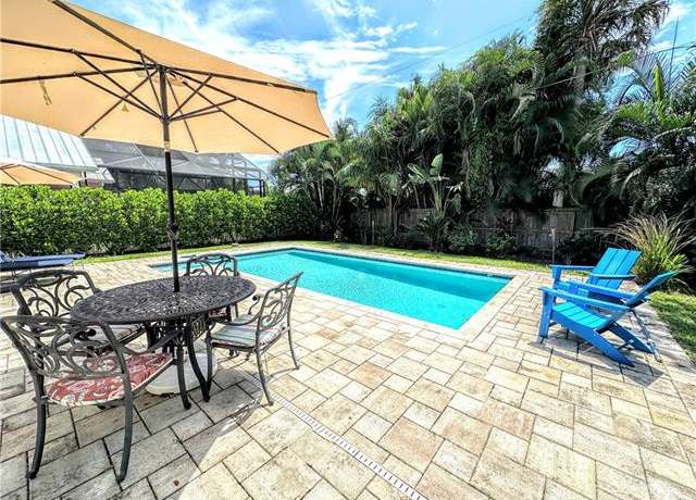 Property at 856 98th Ave N, Naples, FL 34108, 3 beds, 2 baths