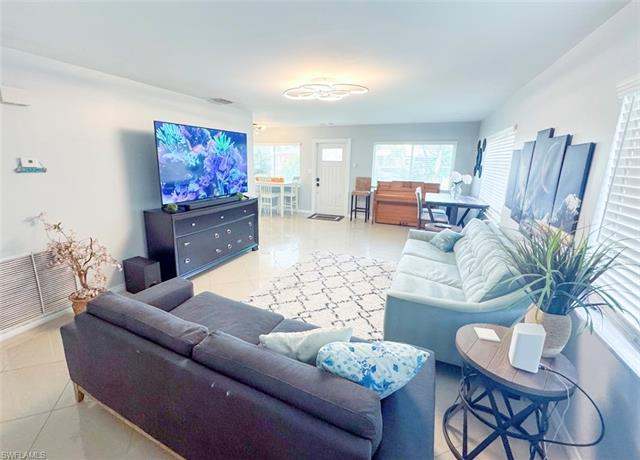 Property at 744 96th Ave N, Naples, FL 34108, 2 beds, 1.5 baths