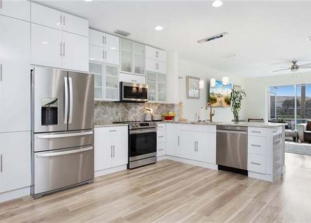 Property at 16175 Ravina Way S, Naples, Fl 34110, 3 beds, 2.5 baths