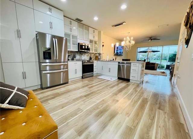 Property at 16175 Ravina Way S, Naples, Fl 34110, 3 beds, 2.5 baths