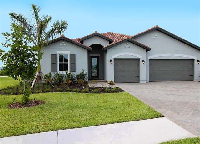 Property at 2051 Grove Dr, Naples, FL 34120, 3 beds, 2.5 baths
