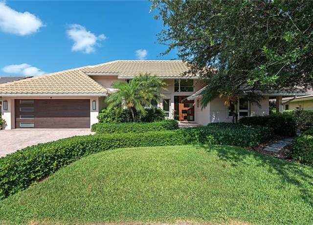 Property at 805 Pine Village Ln, Naples, FL 34108, 3 beds, 3.5 baths
