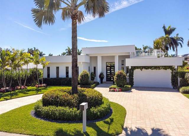 Property at 2261 Trout Ct, Naples, FL 34102, 4 beds, 3.5 baths