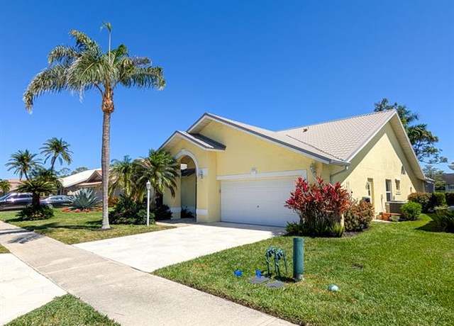 Property at 450 Countryside Dr, Naples, FL 34104, 3 beds, 3 baths