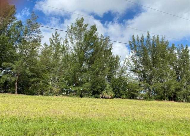 Property at 3229 SW 8th Ct, Cape Coral, FL 33914