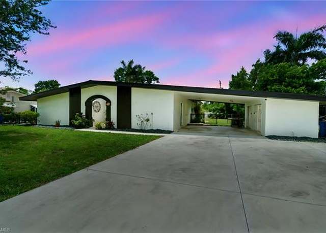 Property at 544 Bayside Dr, Fort Myers, FL 33919, 3 beds, 2 baths