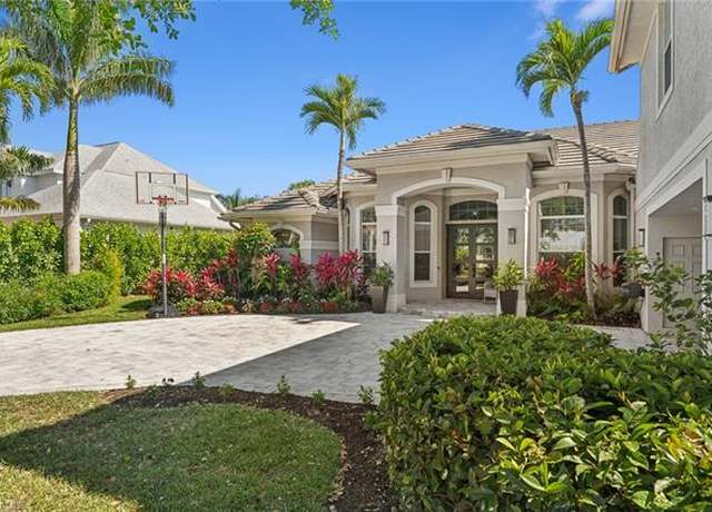 Property at 1904 Fairfax Cir, Naples, FL 34109, 4 beds, 4 baths