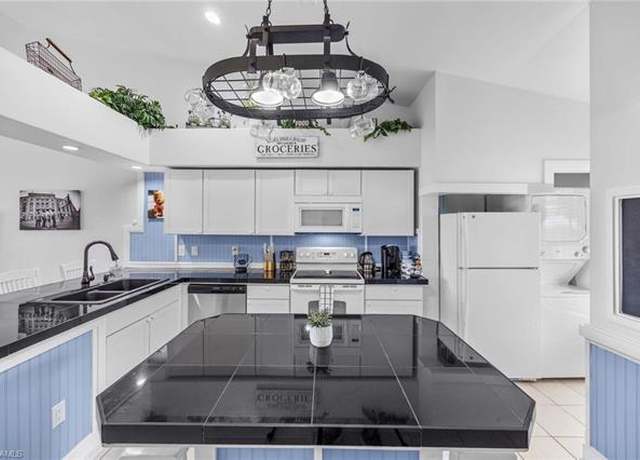 Property at 7980 Mahogany Run Ln #123, Naples, FL 34113, 2 beds, 2 baths