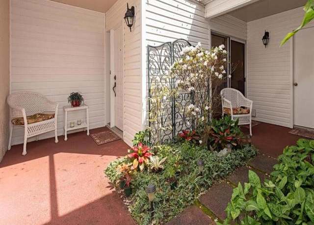 Property at 412 Bristle Cone Ln, Naples, FL 34113, 2 beds, 2.5 baths