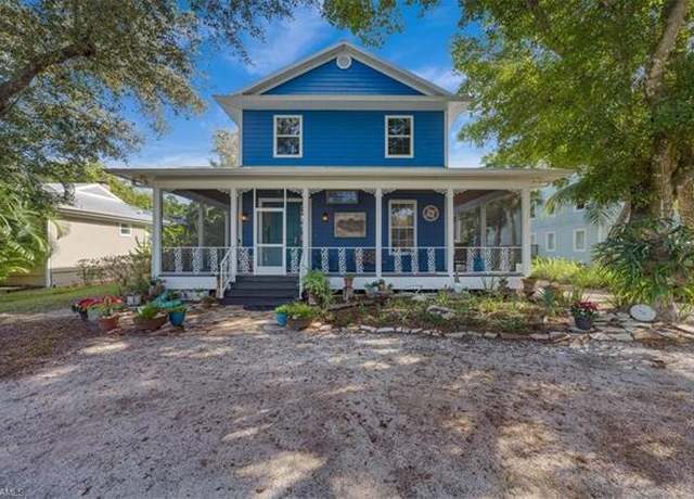 Property at 1171 Mockingbird Ln, Naples, FL 34104, 4 beds, 2.5 baths