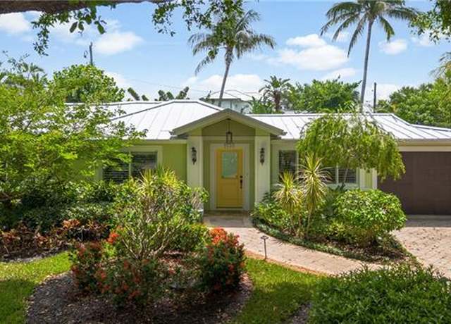 Property at 1135 7th St S, Naples, FL 34102, 3 beds, 3 baths