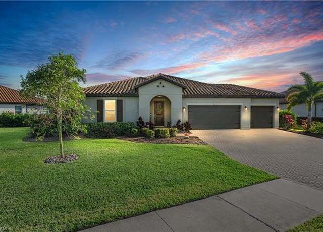 Property at 2033 Grove Dr, Naples, FL 34120, 3 beds, 2.5 baths