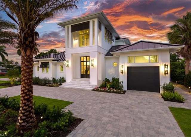 Property at 1645 Bonita Ct, Naples, FL 34102, 4 beds, 5 baths