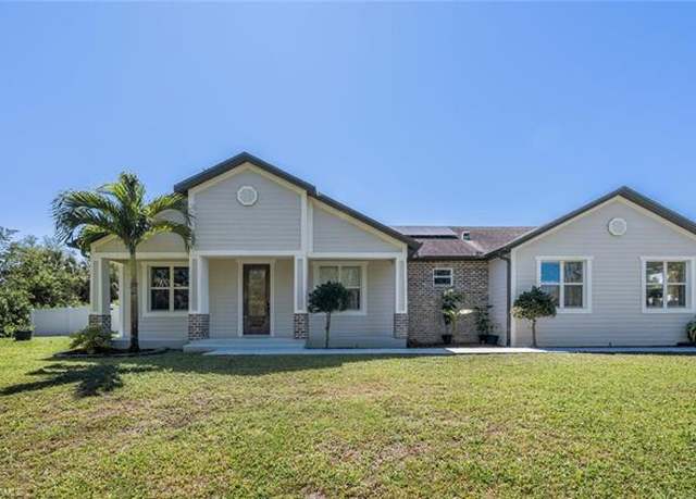Property at 482 10th Ave NW, Naples, FL 34120, 3 beds, 2 baths