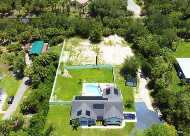Property at 482 10th Ave NW, Naples, FL 34120, 3 beds, 2 baths