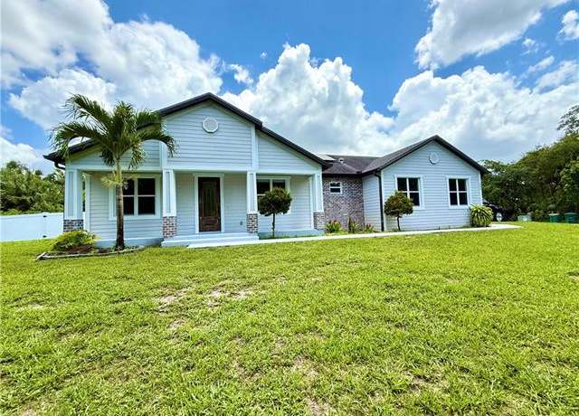 Property at 482 10th Ave NW, Naples, FL 34120, 3 beds, 2 baths