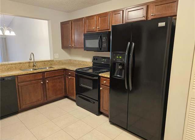 Property at 605 Squire Cir #203, Naples, FL 34104, 2 beds, 2 baths