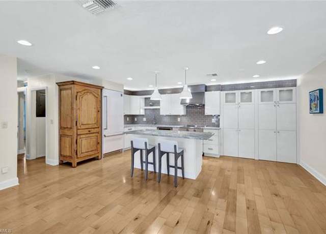 Property at 10925 Leitner Creek Dr #124, Bonita Springs, FL 34135, 2 beds, 2 baths