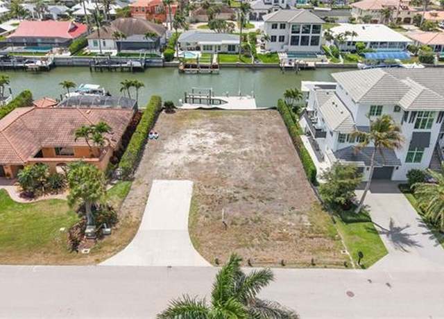 Property at 376 Heron Ave, Naples, FL 34108