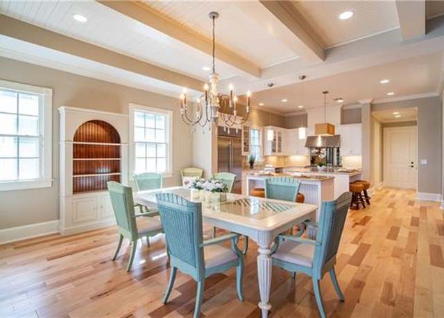 Property at 725 W Lake Dr, Naples, FL 34102, 5 beds, 6.5 baths
