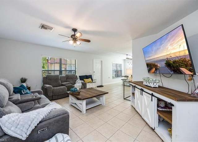Property at 9072 Gervais Cir #307, Naples, FL 34120, 3 beds, 2.5 baths