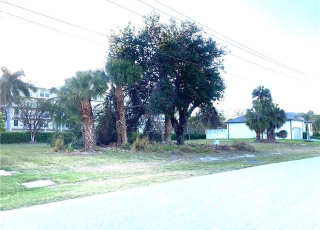 Property at 748 Seagrape Dr, Marco Island, FL 34145
