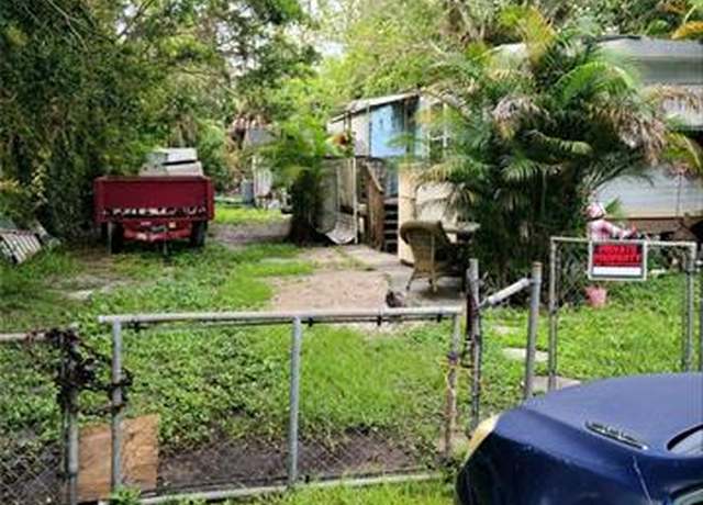 Property at 2715 Holly Ave, Naples, FL 34112, 1 bed, 1 bath