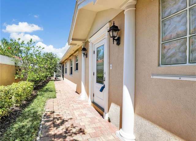 Property at 28902 Vermillion Ln, Bonita Springs, FL 34135, 2 beds, 2 baths