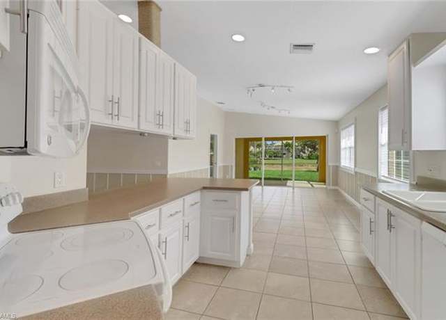 Property at 7933 Umberto Ct, Naples, FL 34114, 2 beds, 2 baths