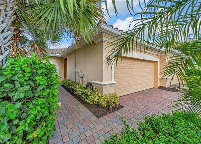 Property at 14560 Grapevine Dr, Naples, FL 34114, 3 beds, 2 baths