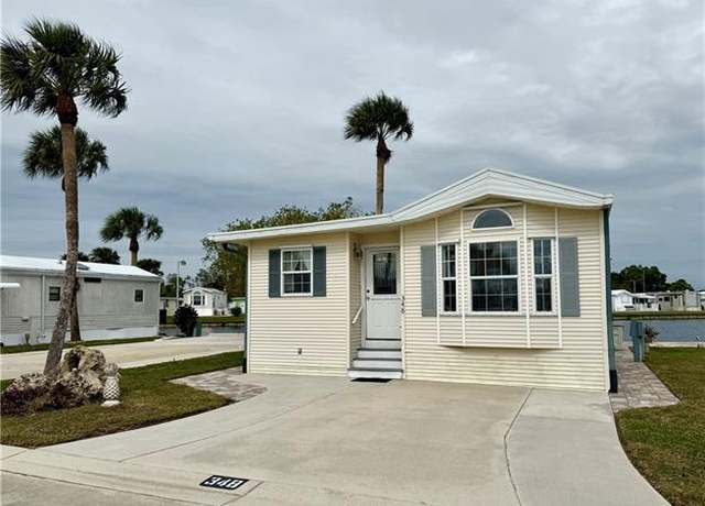 Property at 348 Bobcat Run #348, Naples, FL 34114, 1 bed, 2 baths