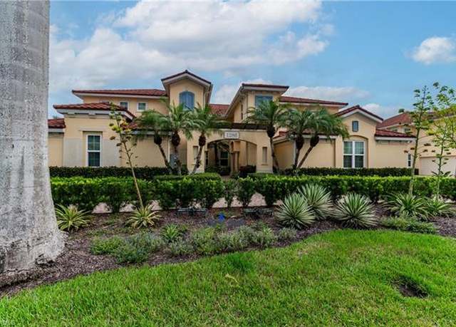 Property at 1286 Rialto Way Unit 9-202, Naples, FL 34114, 3 beds, 2 baths