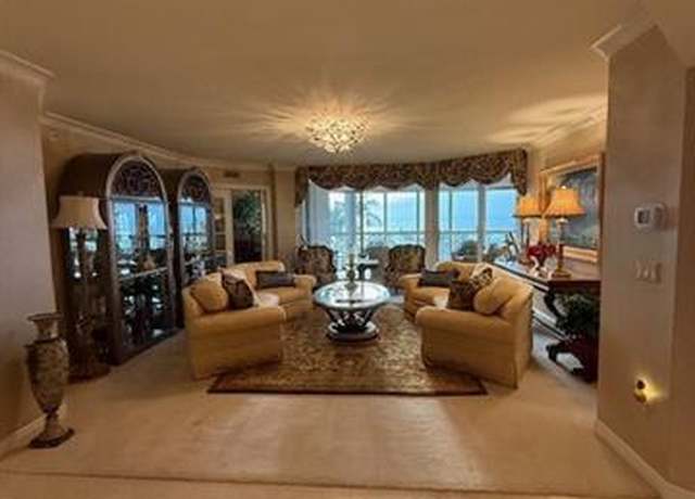 Property at 4021 Gulf Shore Blvd N #403, Naples, FL 34103, 3 beds, 3.5 baths