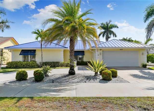 Property at 685 N Barfield Dr, Marco Island, FL 34145, 2 beds, 2.5 baths